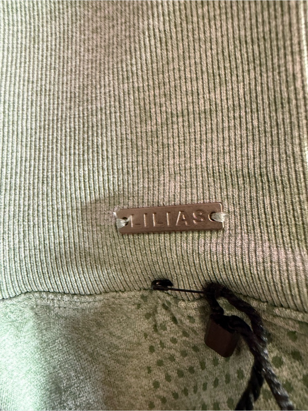 Lilia’s Active Sage Green Seamless Leggings - Picture 3 of 5